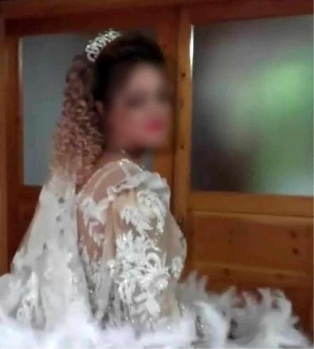 13 yasindaki kiz parayla evlendirildi QfEhptRl