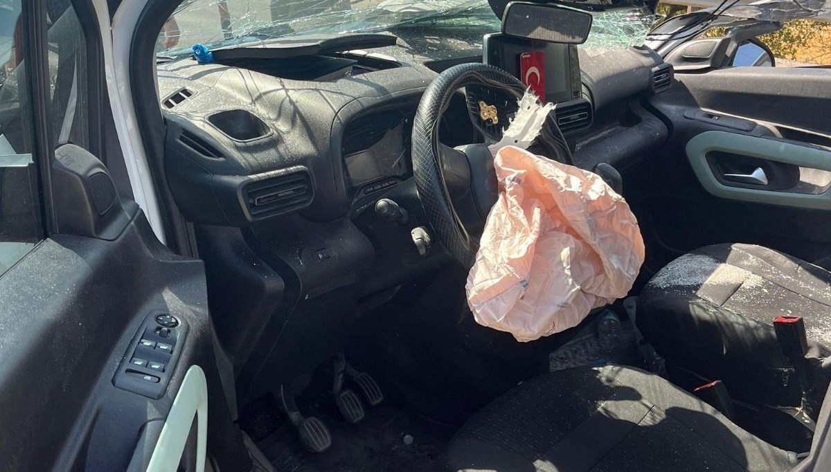 balikesirde cift tarafli trafik kazasi 1 yarali bImNOeuF