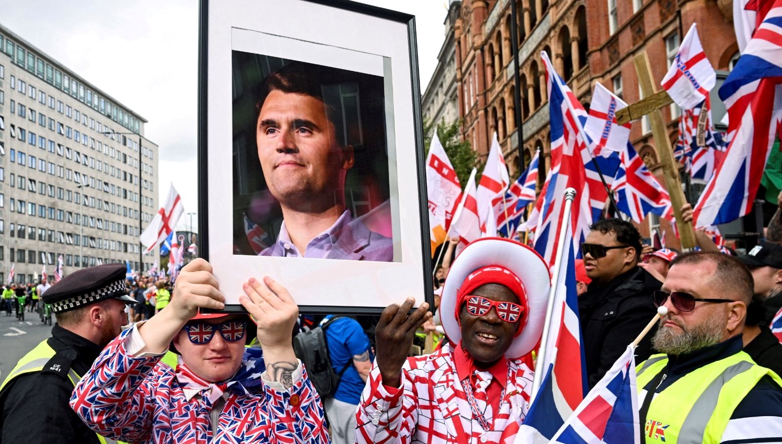 charlie kirk suikasti sosyal medya paylasimlari sonrasi onlarca kisi isten atildi 5M5I6zCY