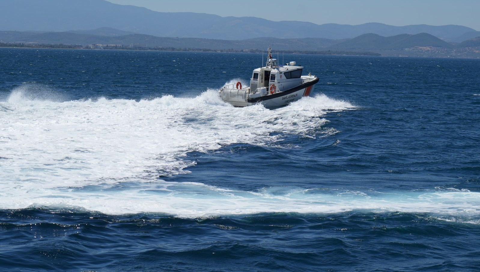 edremitte terk edilmis teknenin sahibiaraniyor PqGMWus8