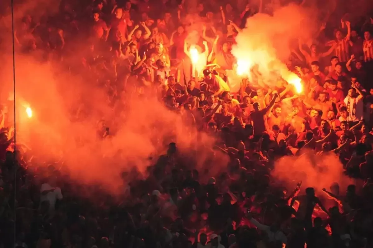 taraftarlarin adini sayikladigi yildiz galatasaray icin takimina rest cekti XvXHTXyd